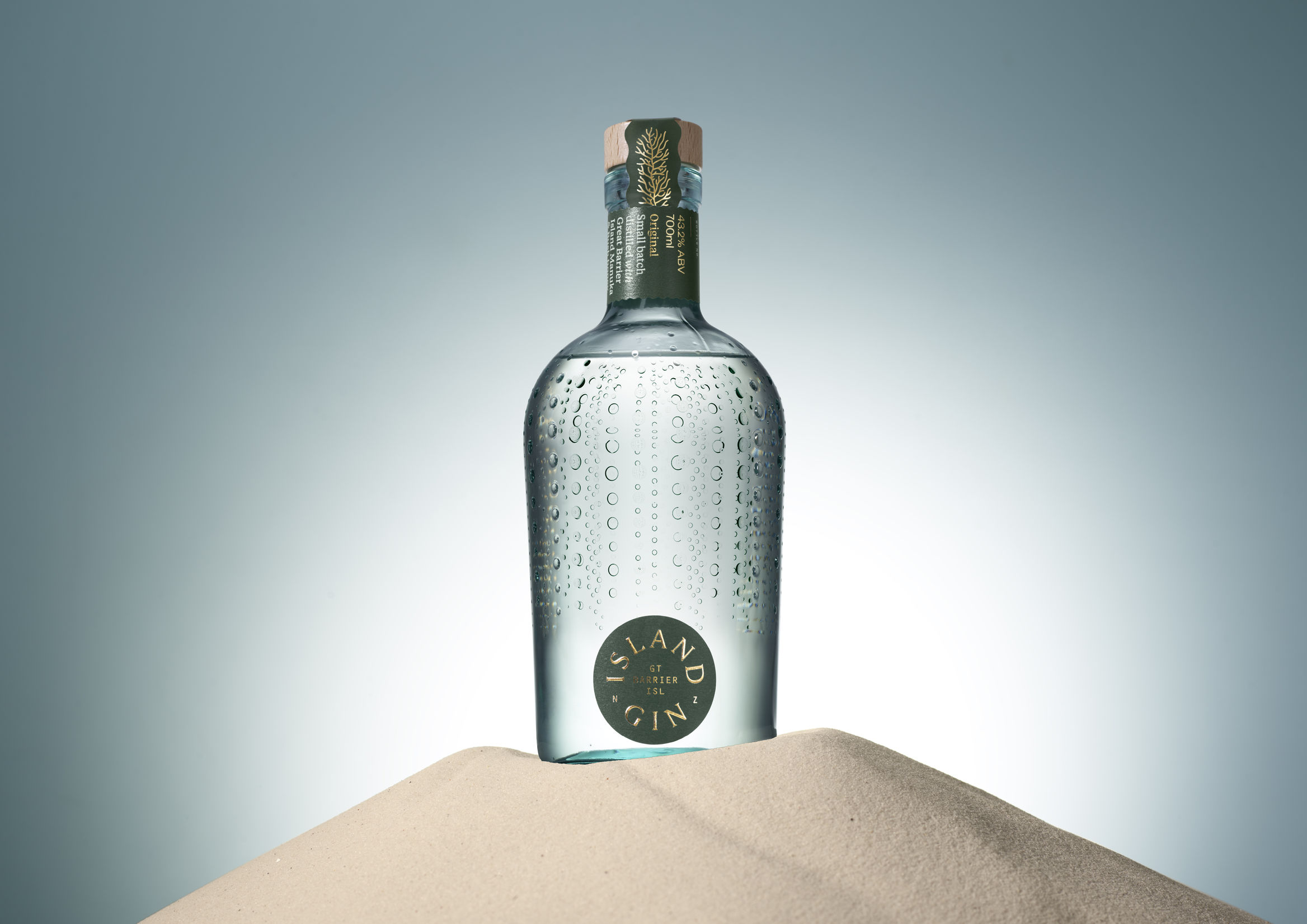mejor-diseno-grafico-2021-island-gin-01