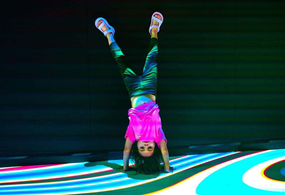 mejor-diseno-grafico-2020-zerospace-interactive-floor-by-joshua
