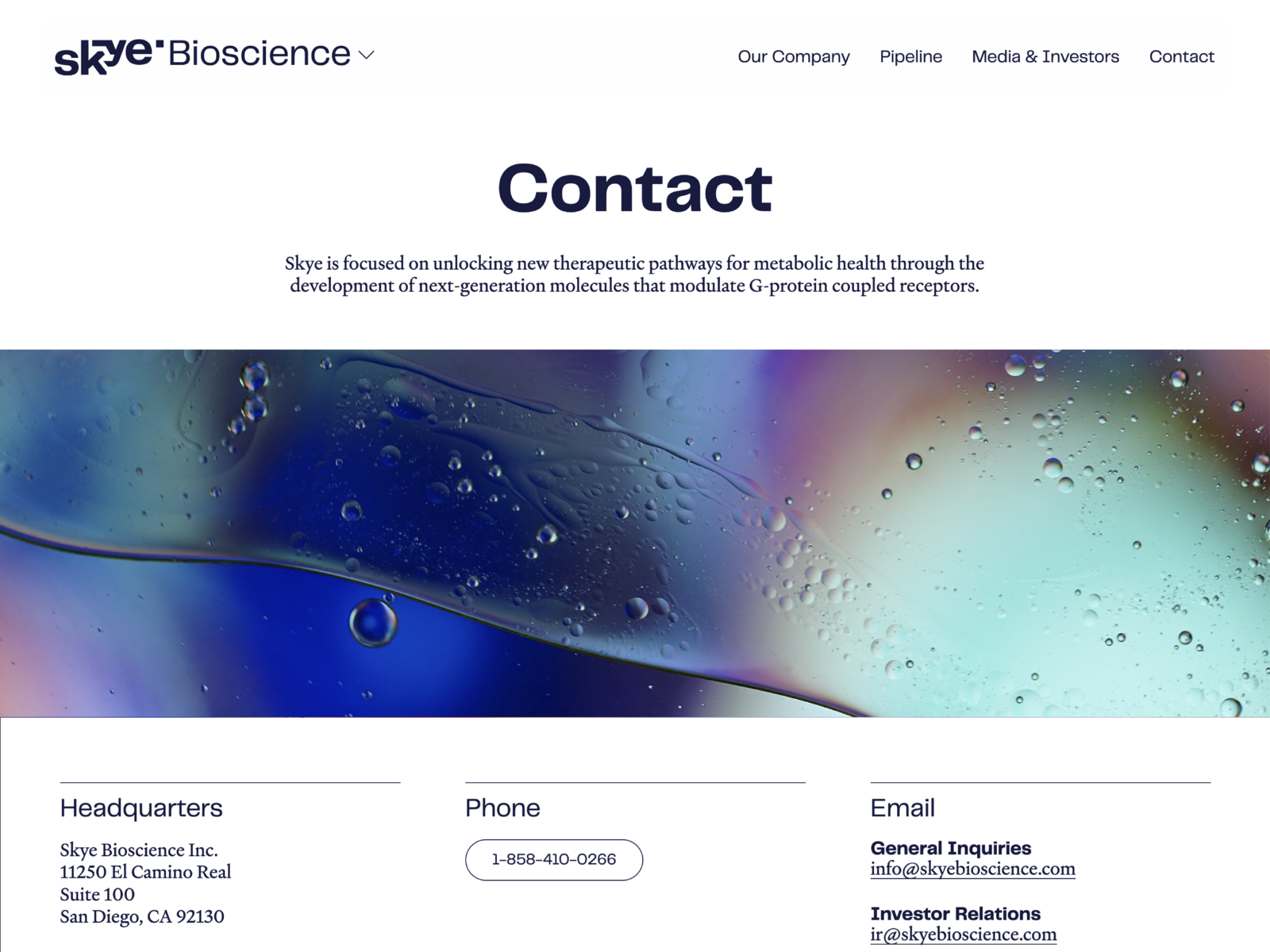 Página de contacto de Skye Bioscience con imagen y canales de consulta