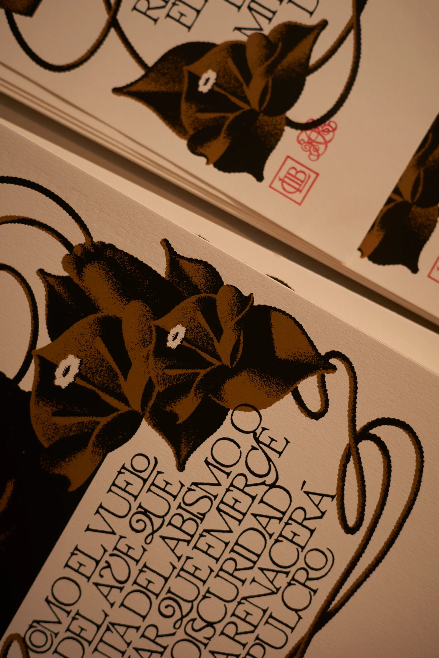 Detalle del cartel Albora impreso sobre papel con dibujo y letras